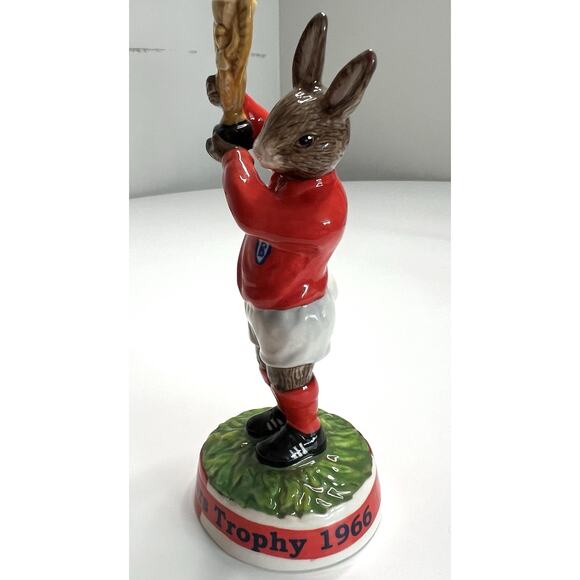ROYAL DOULTON Bunnykins Winners Trophy 1966 LE 2006 Porcelain Figurine 789/1000 - Picture 2 of 7